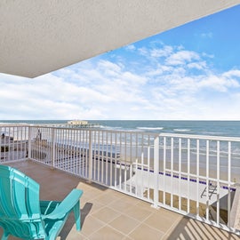 Panoramic ocean views on huge balcony